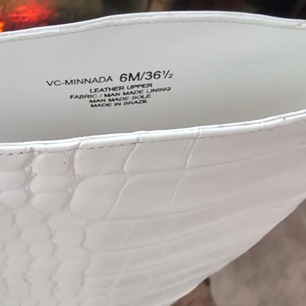 NWT Vince Camuto White Croc Embossed Over The Knee Boots Pointed Toe Glam Size 6 - Picture 3 of 7